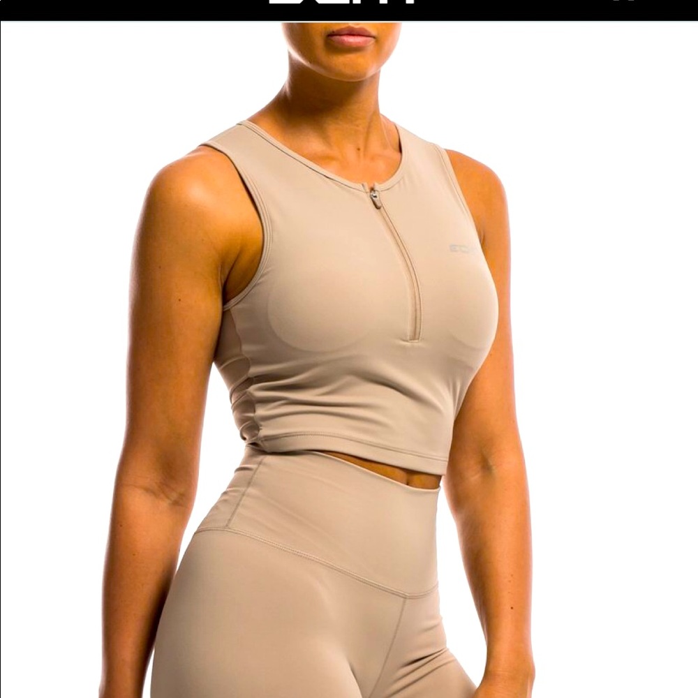 2 pair Echt range zip up crop top bundle